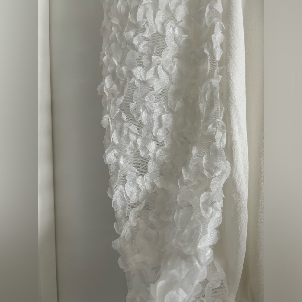 Vine & Love Top Puff Shoulder Long Sleeve Flower 3D Appliqué Snow White …​​ - Picture 4 of 8